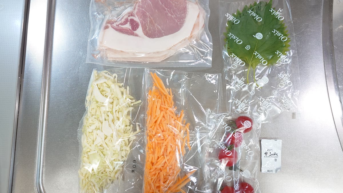 トマト照り焼きのミールキットの袋の中身